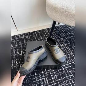 Короткие  CHANEL 24ss – популярные резиновые сапоги! Приобретит