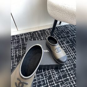 Короткие  CHANEL 24ss – популярные резиновые сапоги! Приобретит