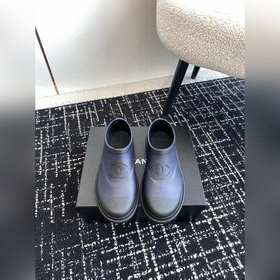 Короткая модель  CHANEL 24ss – популярные резиновые сапоги! При