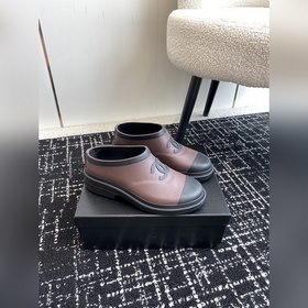 Короткие  CHANEL 24ss – популярные резиновые сапоги! Приобретит