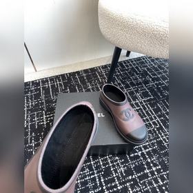 Короткие  CHANEL 24ss – популярные резиновые сапоги! Приобретит