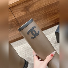 Новая модель бесшовных резиновых сапог Chanel Изготовлены из тог