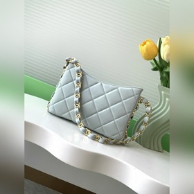 Новая модель сумки под мышку 24k. Очень нравится, такая же, как у