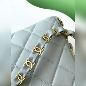 Новая модель сумки под мышку 24k. Очень нравится, такая же, как у