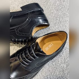 Обувь DIOR из телячьей кожи легко сочетается с различными формаль