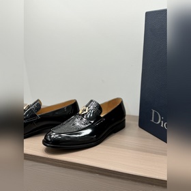 【DIOR】 Новинка от CD  DIOR TIMELESS Лофеки  Официальная цена RM