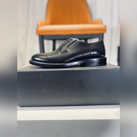 Обувь DIOR из телячьей кожи легко сочетается с различными формаль