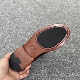Обувь DIOR из телячьей кожи. Изысканный блок с резным носком, лег