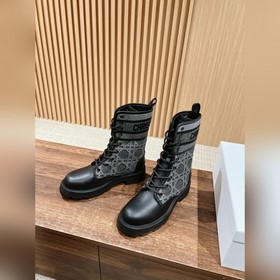 Новые легкие ботинки с вышивкой от Dior Эти стильные ботинки с у