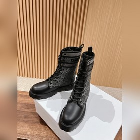 Новые легкие ботинки с вышивкой от Dior Эти стильные ботинки с у