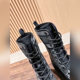 Новые легкие ботинки с вышивкой от Dior Эти стильные ботинки с у