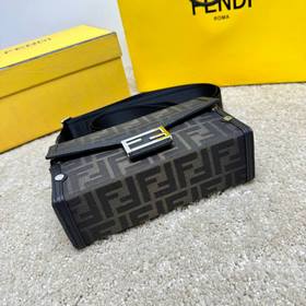 Сумка Baguette Soft Trunk изготовлена из ткани с узором FF Ecliss