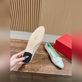 #Ferragamo балетки Прежде всего, стоит отметить внешний вид： эти 