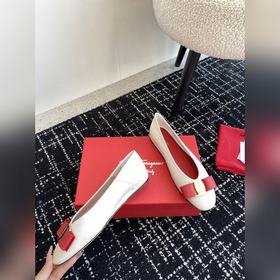 FERRAGAM* 24/Новая весенняя модель Ferragamo на плоской подошве 
