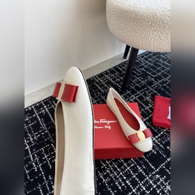 FERRAGAM* 24/Новая весенняя модель Ferragamo на плоской подошве 