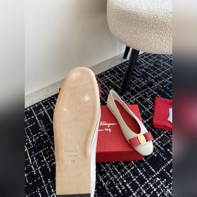 FERRAGAM* 24/Новая весенняя модель Ferragamo на плоской подошве 