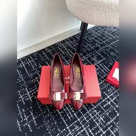 Ferragamo, новая коллекция ранней весны 2024 года. Знаковые туфли