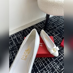 Ferragamo, новая коллекция ранней весны 2024 года. Классические т