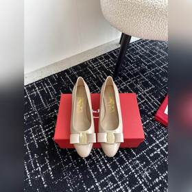 Ferragamo, новая коллекция ранней весны 2024 года. Знаковые туфли