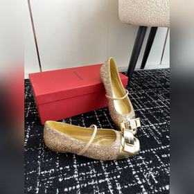 Новая версия балеток Vara с фирменной табличкой от FERRAGAMO для 