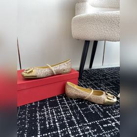 Новая версия балеток Vara с фирменной табличкой от FERRAGAMO для 