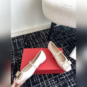 Новая версия балеток Vara с фирменной табличкой от FERRAGAMO для 