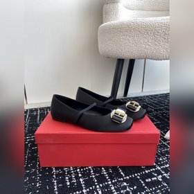 Новая версия балеток Vara с фирменной табличкой от FERRAGAMO для 