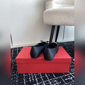Новая версия балеток Vara с фирменной табличкой от FERRAGAMO для 