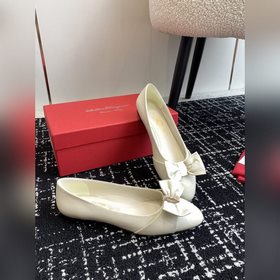 Ferragamo, новая коллекция ранней весны 2024 года. Классические т