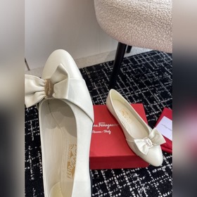 Ferragamo, новая коллекция ранней весны 2024 года. Классические т