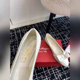 Ferragamo, новая коллекция ранней весны 2024 года. Классические т