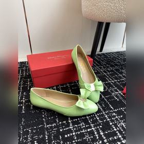Ferragamo, новая коллекция ранней весны 2024 года. Знаковые туфли
