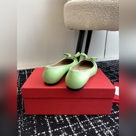 Ferragamo, новая коллекция ранней весны 2024 года. Знаковые туфли