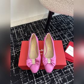 Ferragamo, новая коллекция ранней весны 2024 года. Знаковые туфли