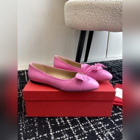 Ferragamo, новая коллекция ранней весны 2024 года. Знаковые туфли