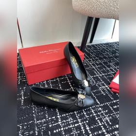 Ferragamo, новая коллекция ранней весны 2024 года. Классические т