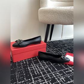 Ferragamo, новая коллекция ранней весны 2024 года. Классические т