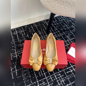 Ferragamo, новая коллекция ранней весны 2024 года. Классические т