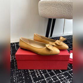 Ferragamo, новая коллекция ранней весны 2024 года. Классические т