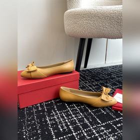 Ferragamo, новая коллекция ранней весны 2024 года. Классические т