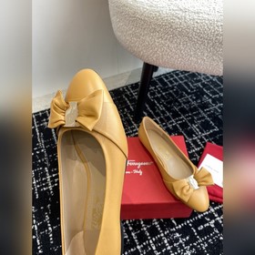 Ferragamo, новая коллекция ранней весны 2024 года. Классические т