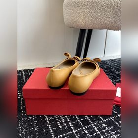 Ferragamo, новая коллекция ранней весны 2024 года. Классические т