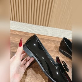 Новая модель туфель Loafers от Ferragamo отличается плавными лини