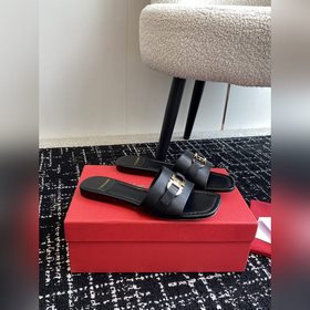 FERRAGAM* 24/Новая модель туфель на толстом каблуке от Ferragamo