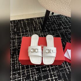 FERRAGAM* 24/Новая модель туфель на толстом каблуке от Ferragamo