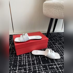 FERRAGAM* 24/Новая модель туфель на толстом каблуке от Ferragamo
