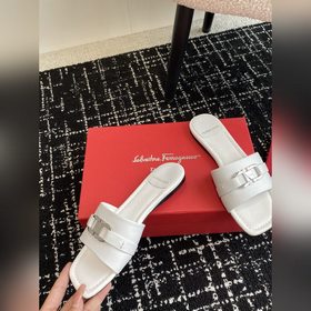 FERRAGAM* 24/Новая модель туфель на толстом каблуке от Ferragamo