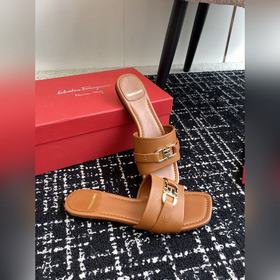FERRAGAM* 24/Новая модель туфель на толстом каблуке от Ferragamo