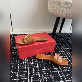 FERRAGAM* 24/Новая модель туфель на толстом каблуке от Ferragamo