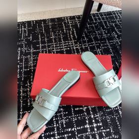 FERRAGAM* 24/Новая модель туфель на толстом каблуке от Ferragamo